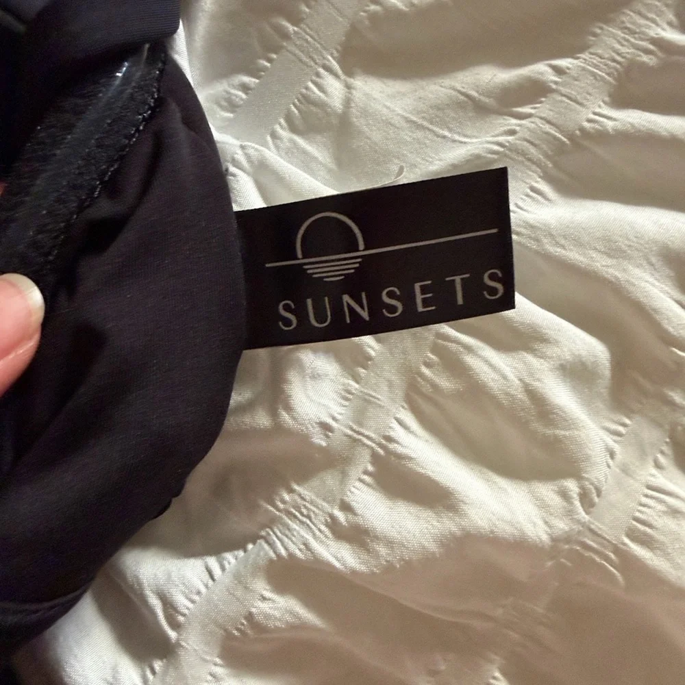 Elegant Black One-Piece Swimsuit - Picture 6 of 7